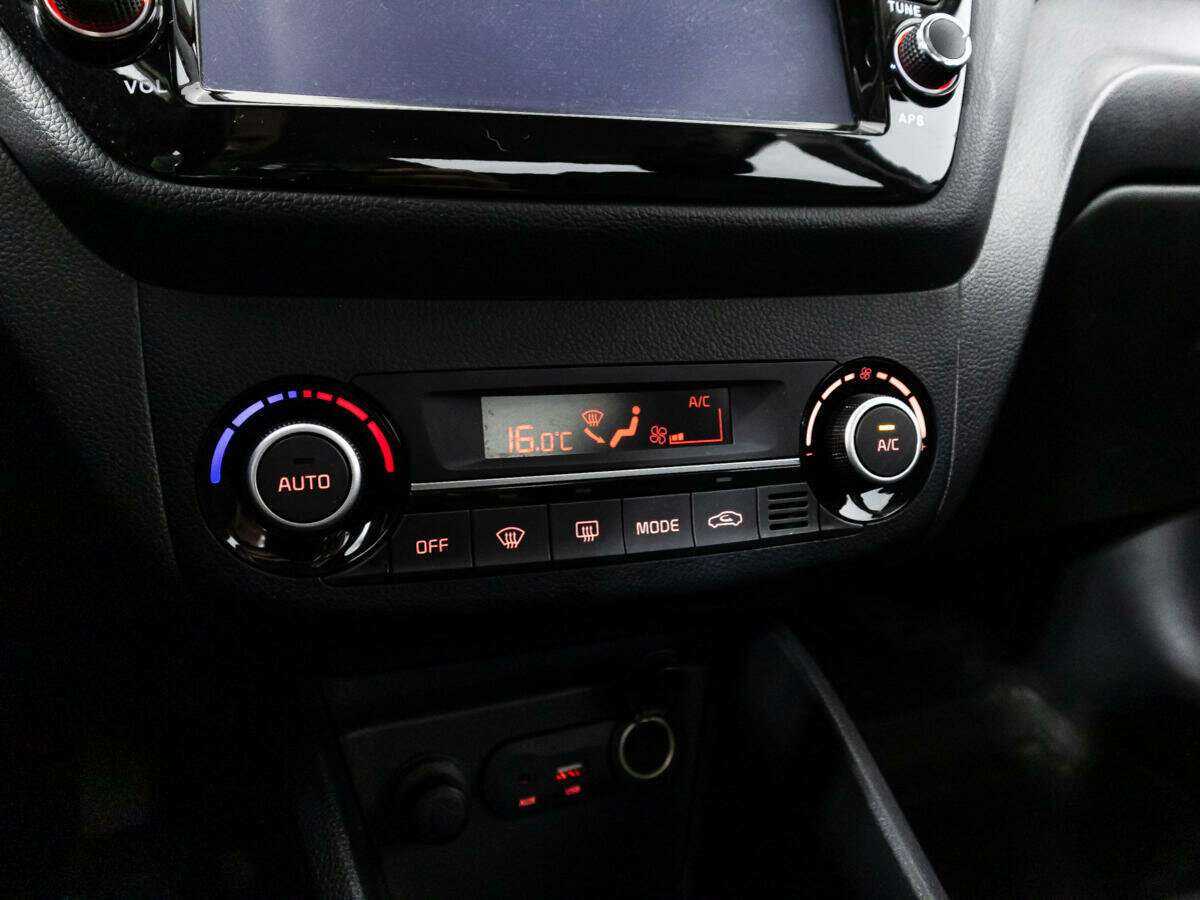 Б/У Киа Рио 2017 года. Фото: #15