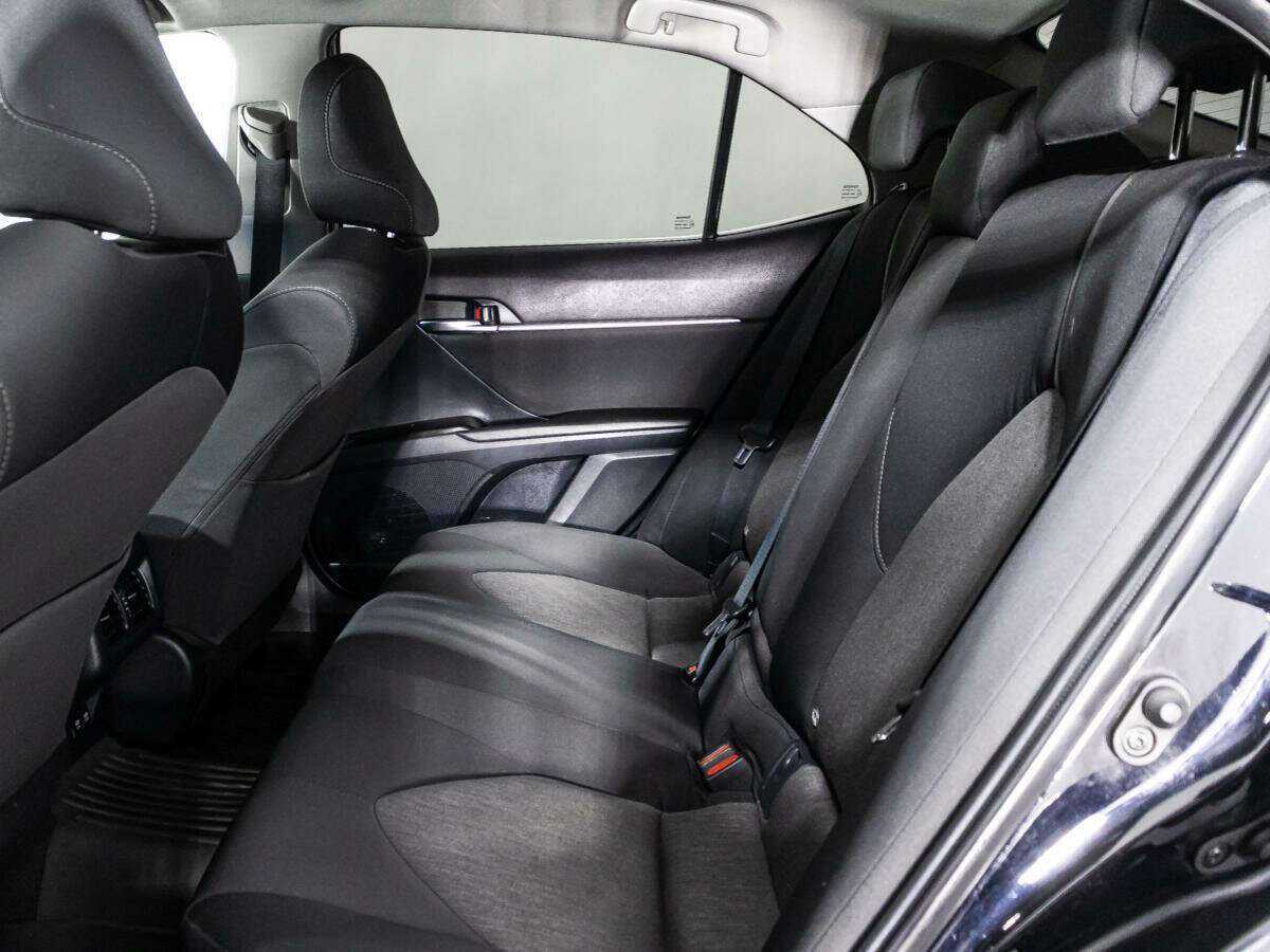 Б/У Тойота Камри 2021 года. Фото: #9