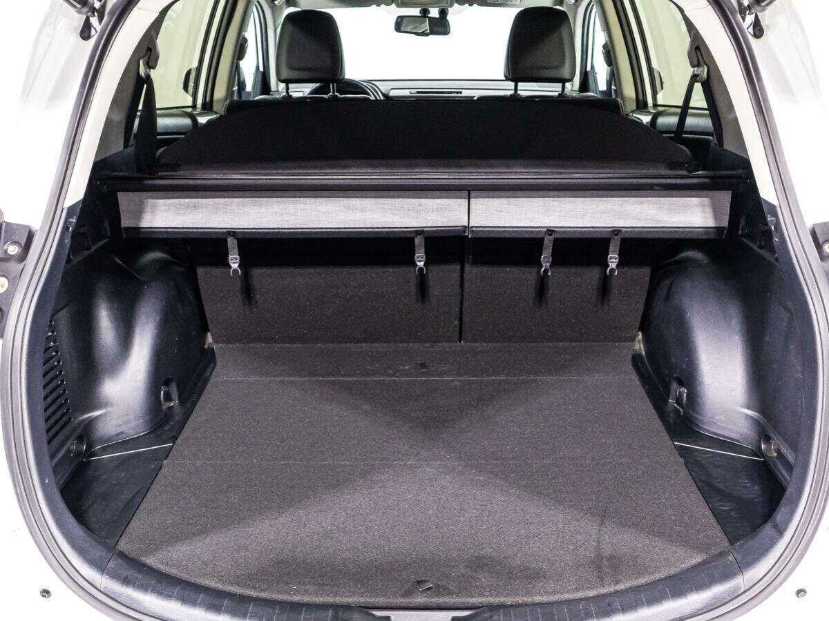 Toyota RAV4 2018 года с пробегом. Фото: #14