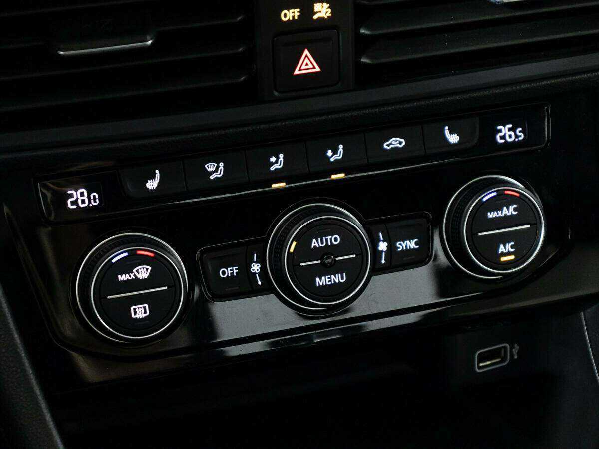 Б/У Фольксваген Джетта 2018 года. Фото: #16