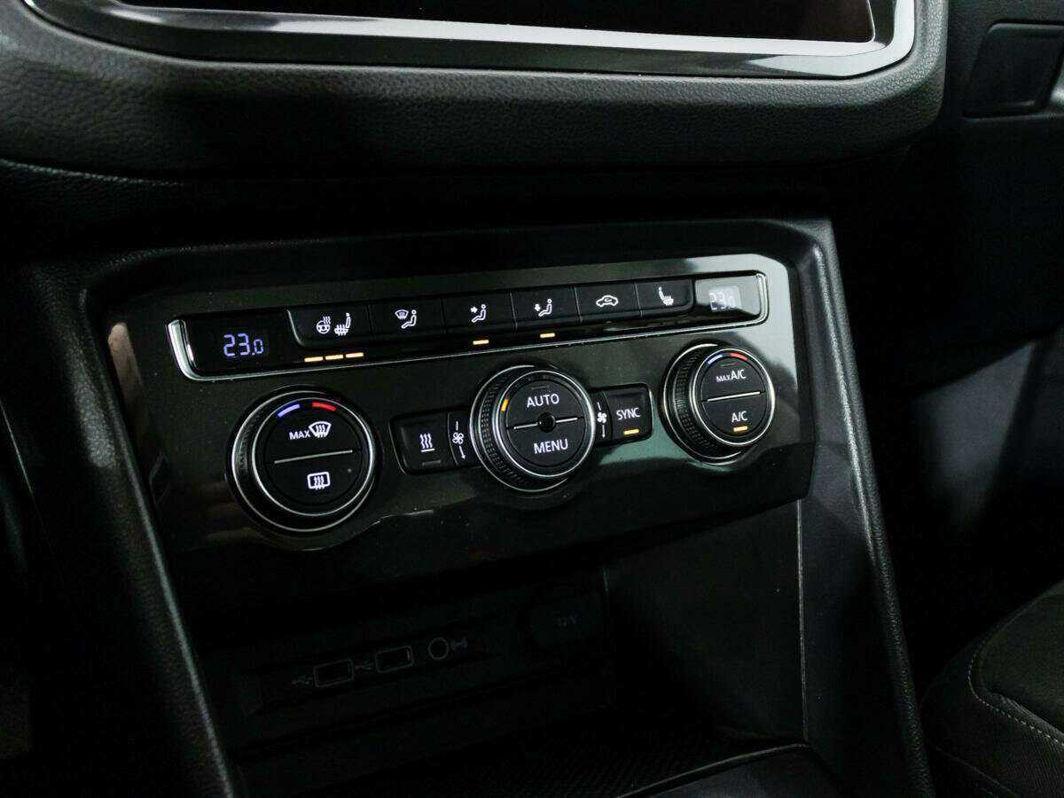 Б/У Фольксваген Тигуан 2018 года. Фото: #16