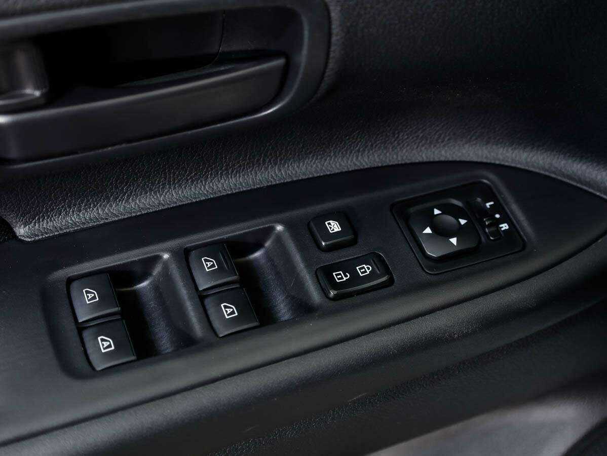 Б/У Митсубиши Оутлэндер 2018 года. Фото: #16