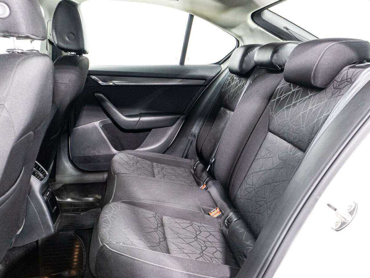 Б/У Шкода Октавия 2019 года. Фото: #9