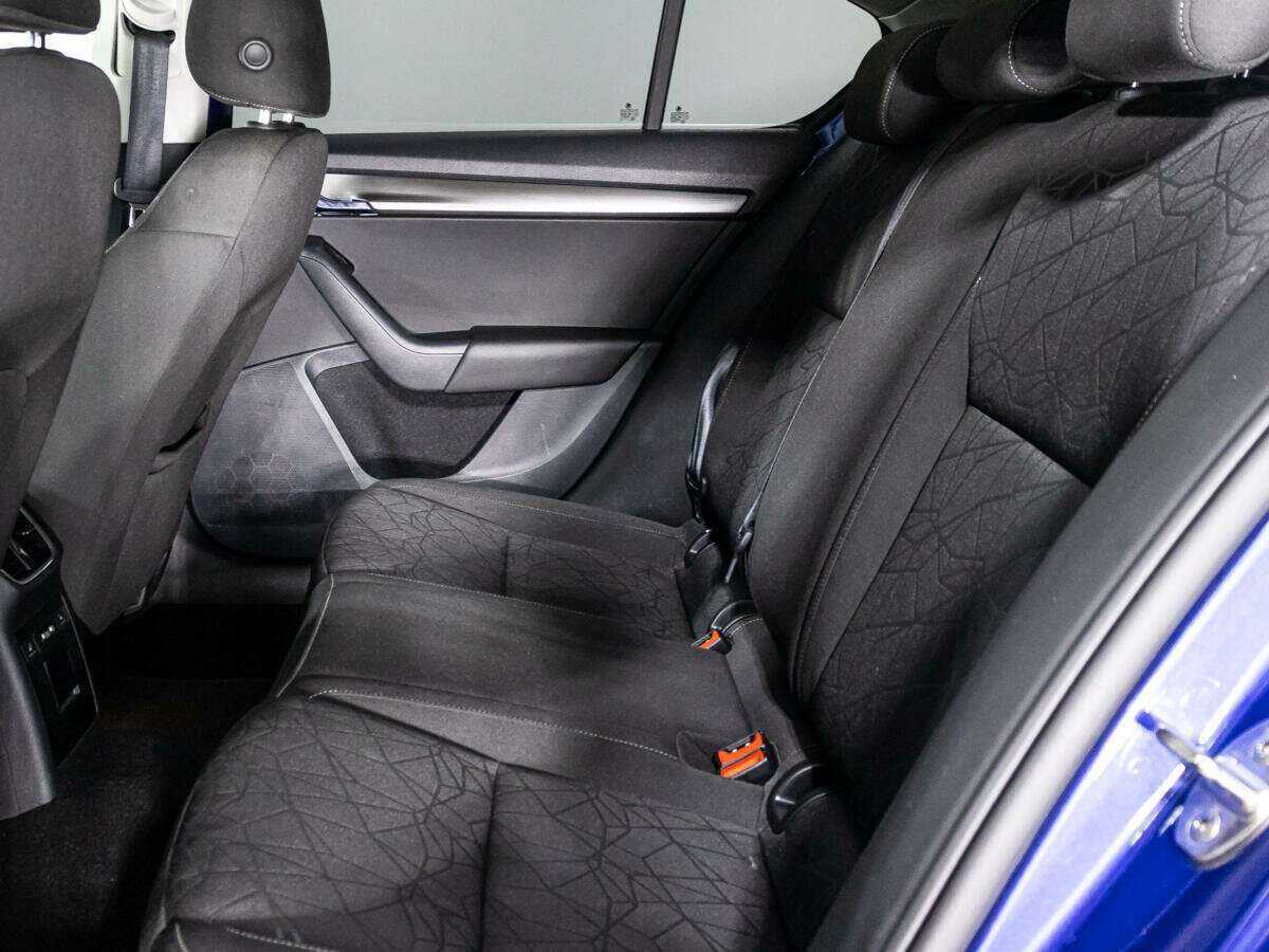 Б/У Шкода Октавия 2019 года. Фото: #9