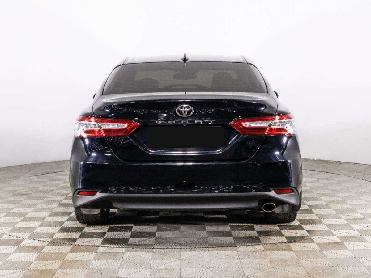 Toyota Camry 2018 года с пробегом. Фото: #5