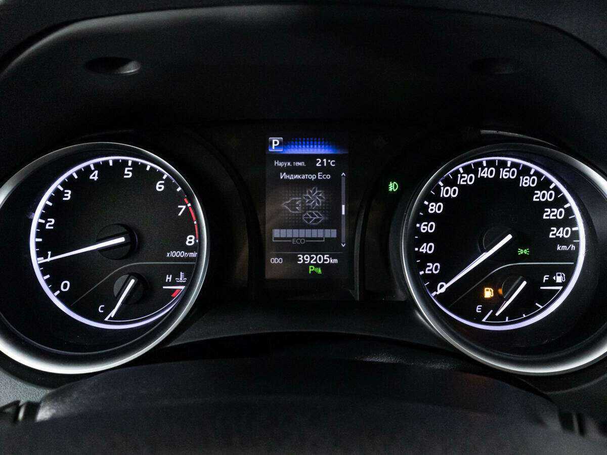 Б/У Тойота Камри 2019 года. Фото: #11