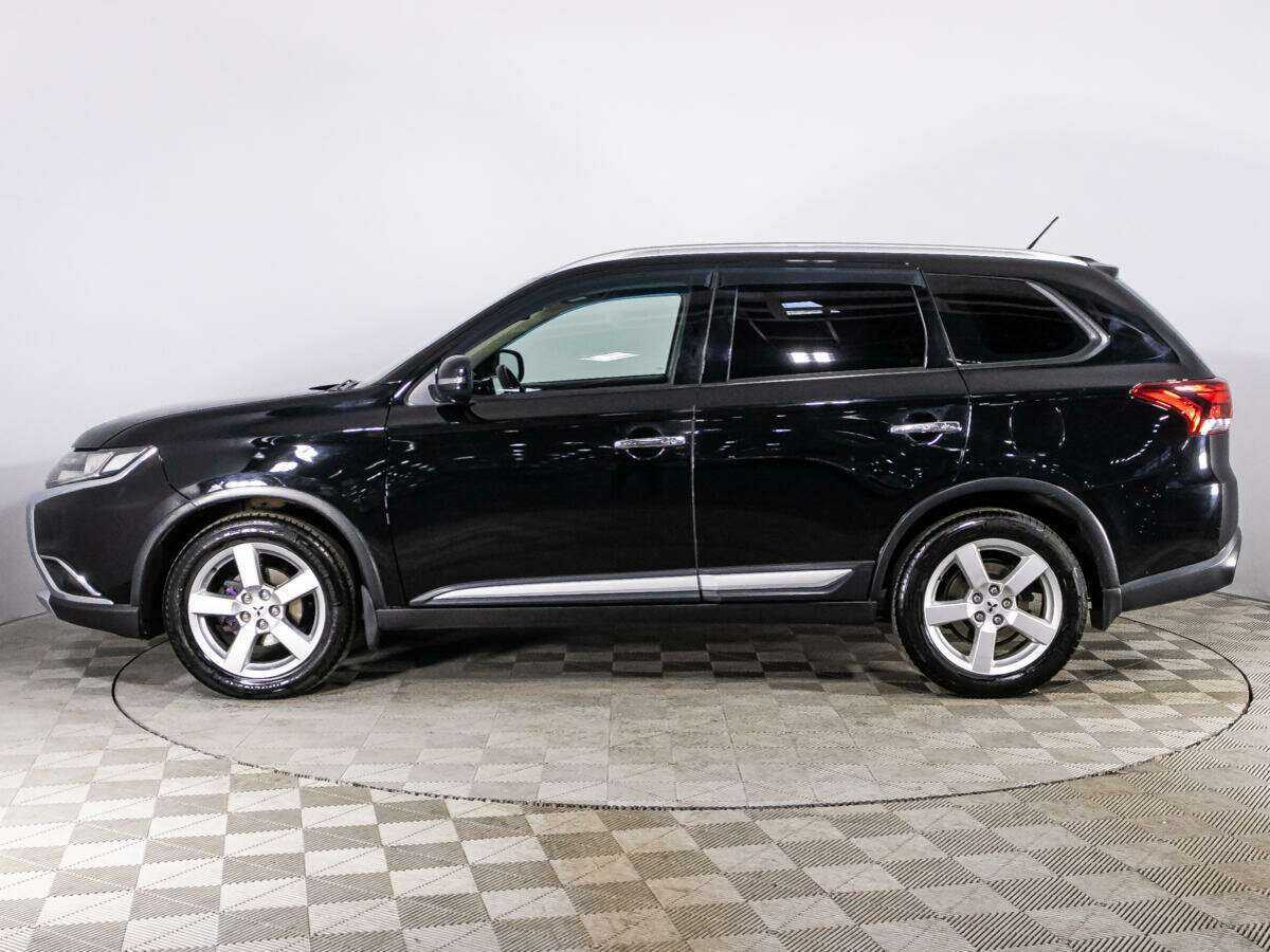 Б/У Митсубиши Оутлэндер 2016 года. Фото: #7