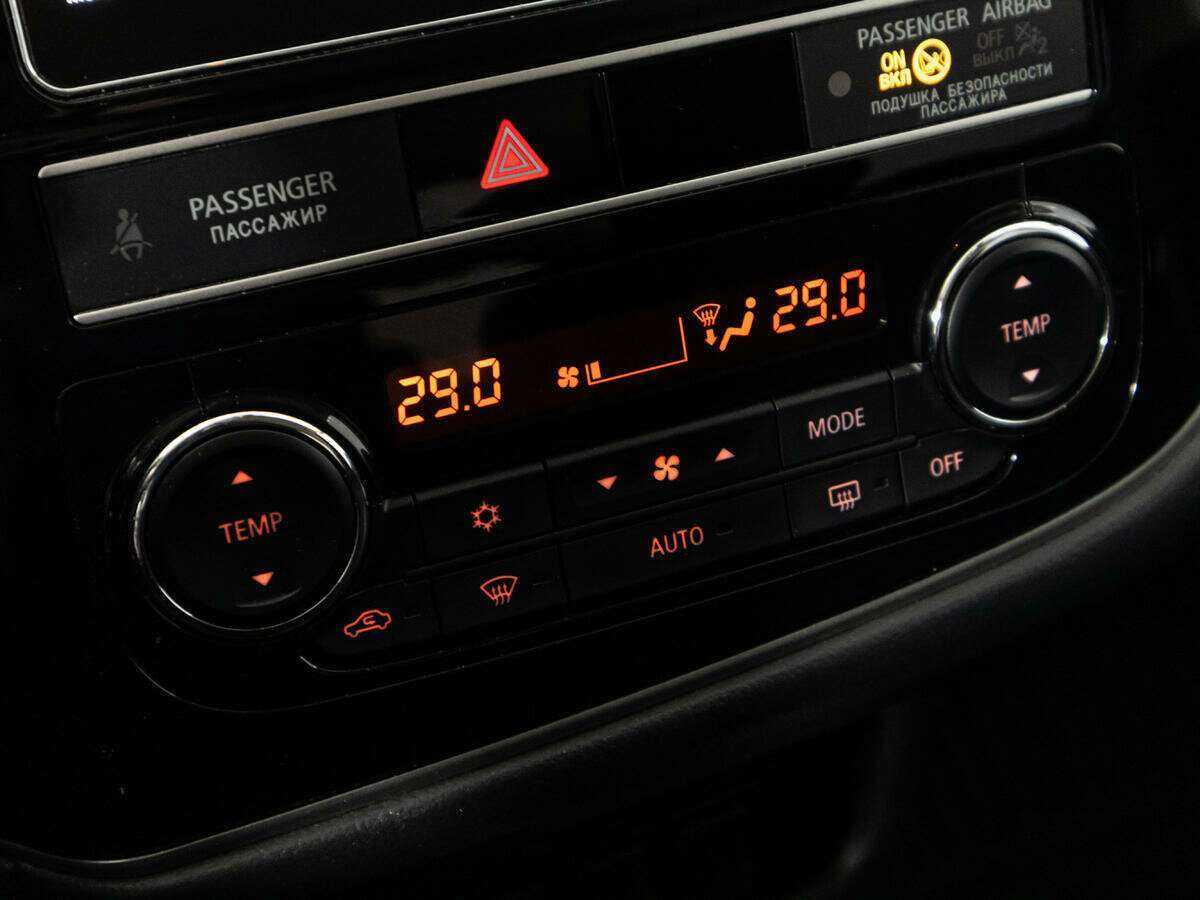 Б/У Митсубиши Оутлэндер 2019 года. Фото: #15