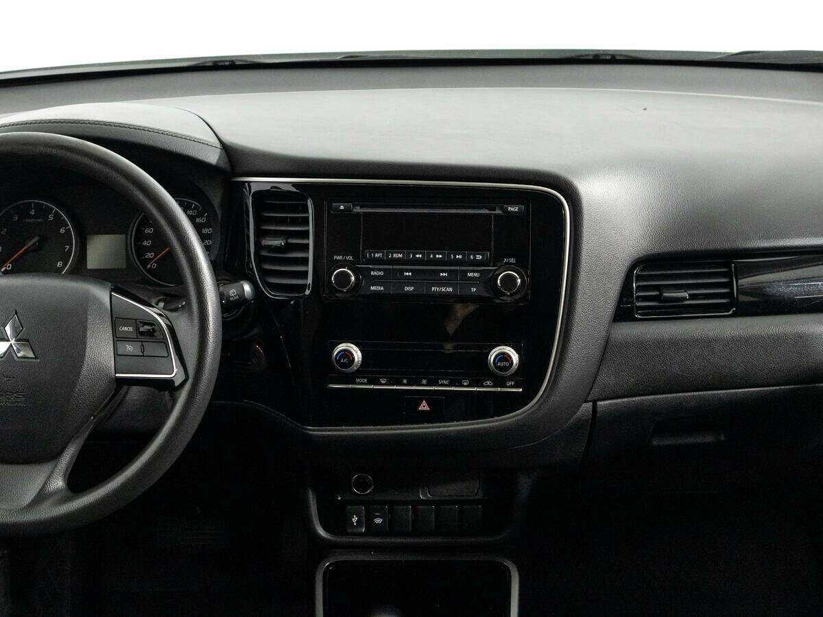 Б/У Митсубиши Оутлэндер 2020 года. Фото: #13