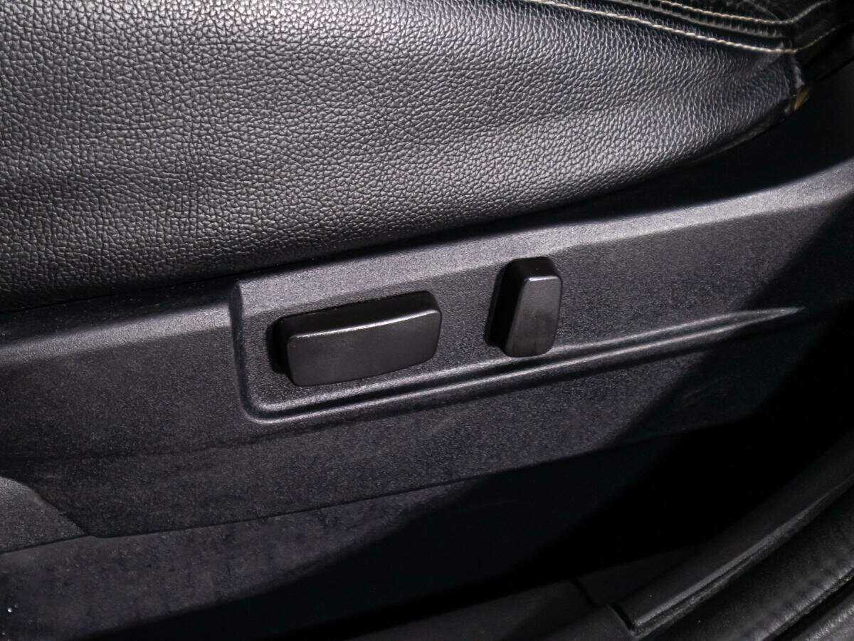 Б/У Митсубиши Оутлэндер 2015 года. Фото: #17