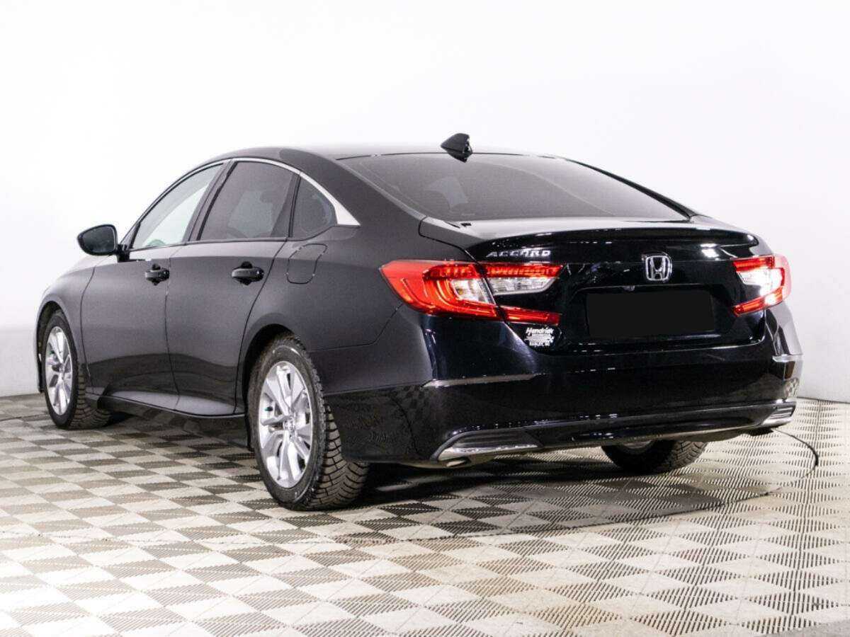 Б/У Хонда Аккорд 2018 года. Фото: #6