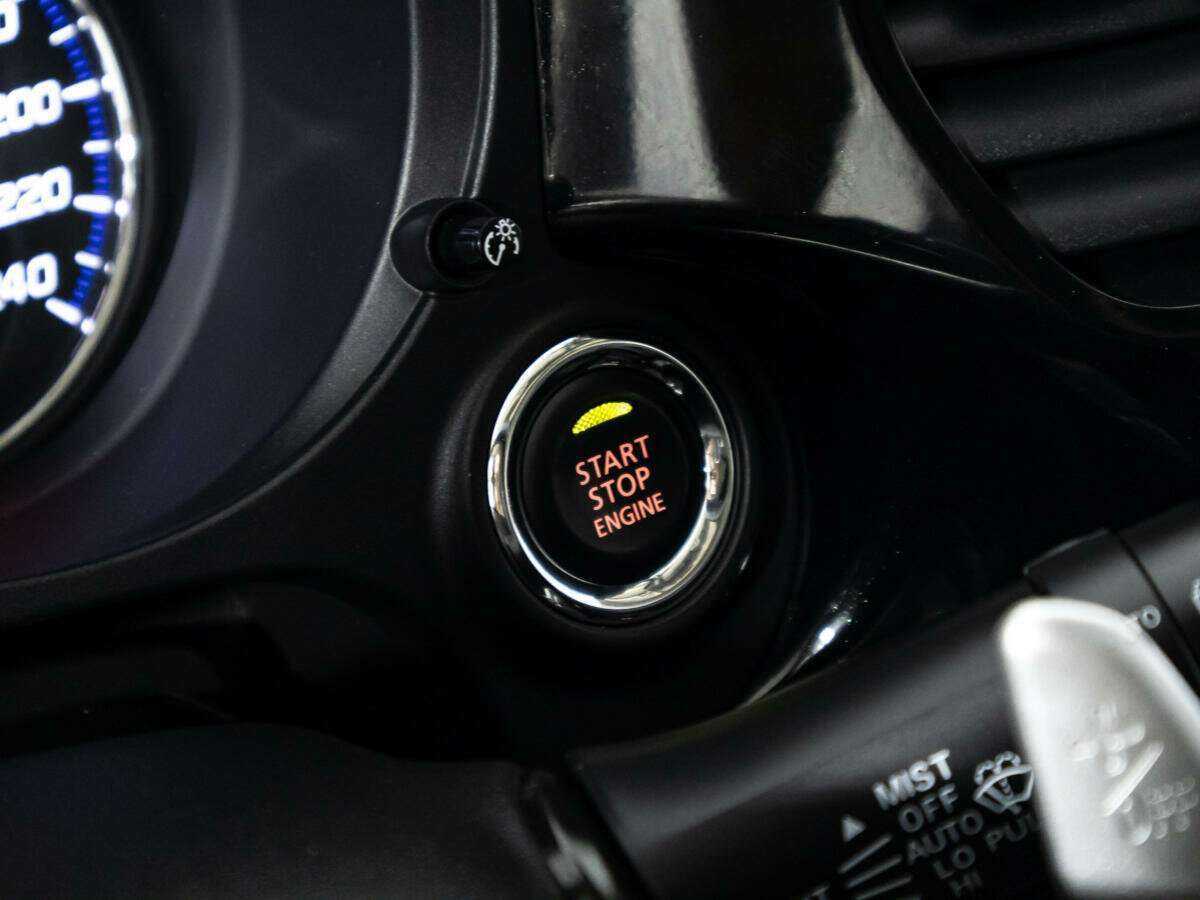 Б/У Митсубиши Оутлэндер 2017 года. Фото: #17