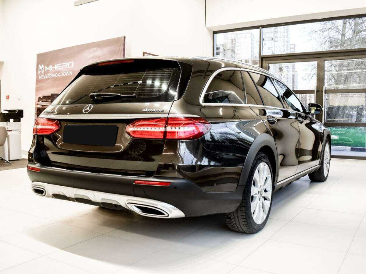 Mercedes-Benz E-Класс 2017 года с пробегом. Фото: #2