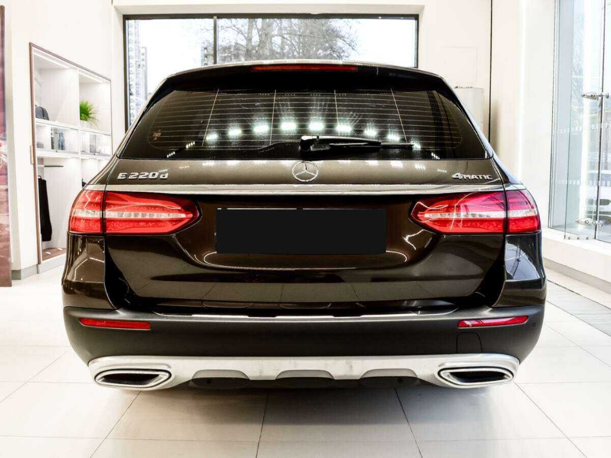 Mercedes-Benz E-Класс 2017 года с пробегом. Фото: #3