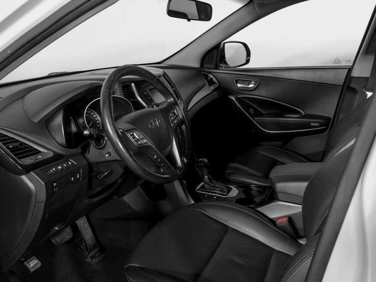 Б/У Хендай Санта Фе 2016 года. Фото: #14