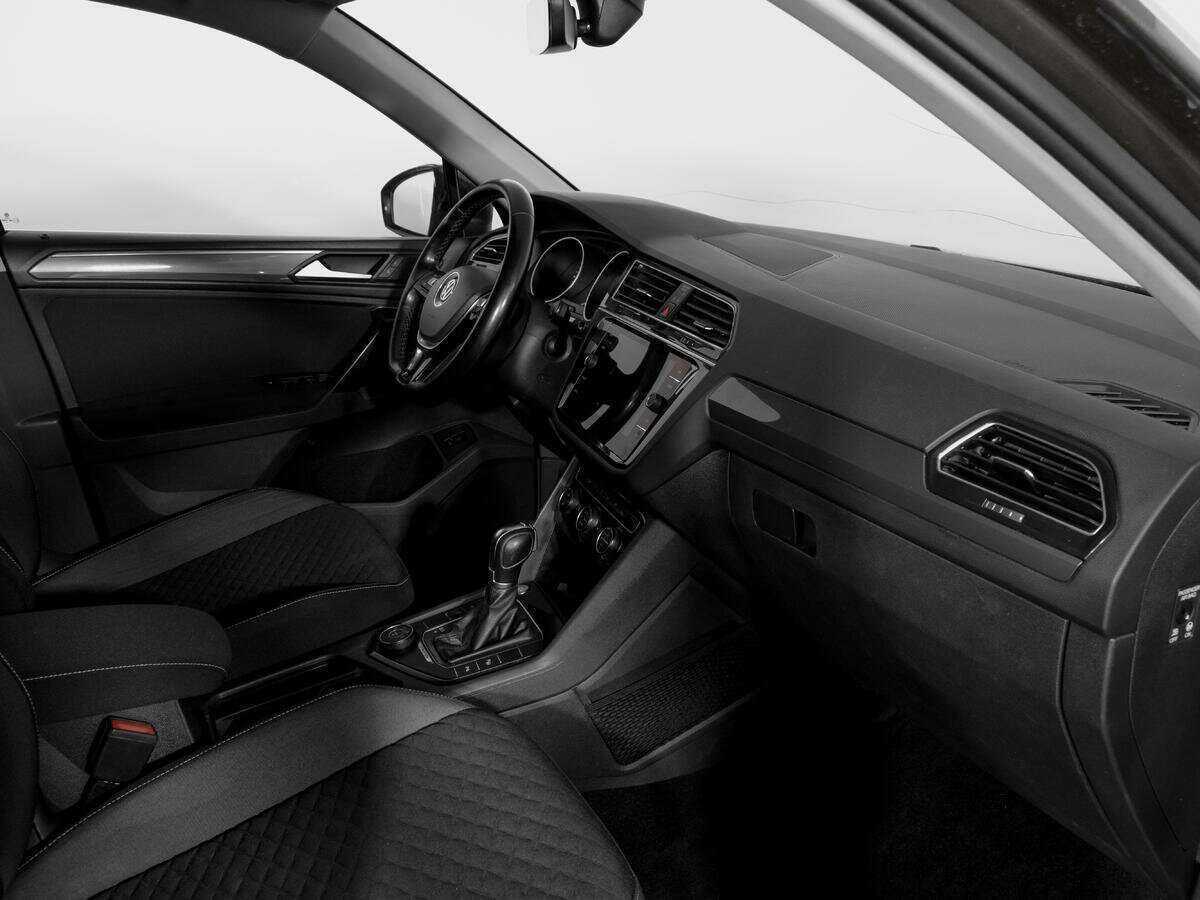 Б/У Фольксваген Тигуан 2018 года. Фото: #8