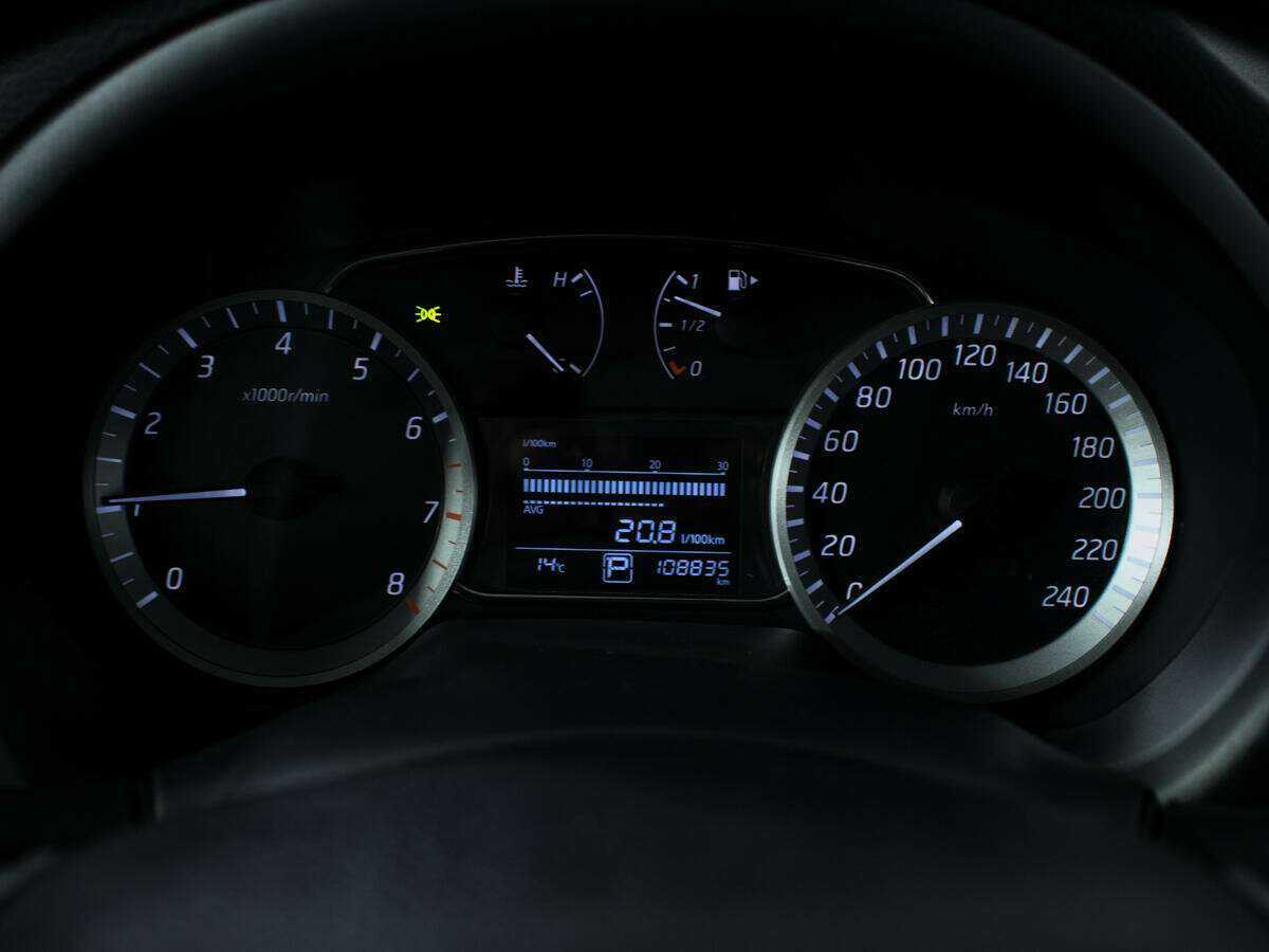 Б/У Ниссан Тиида 2015 года. Фото: #10