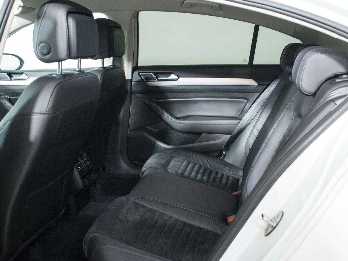 Б/У Фольксваген Пассат 2017 года. Фото: #8