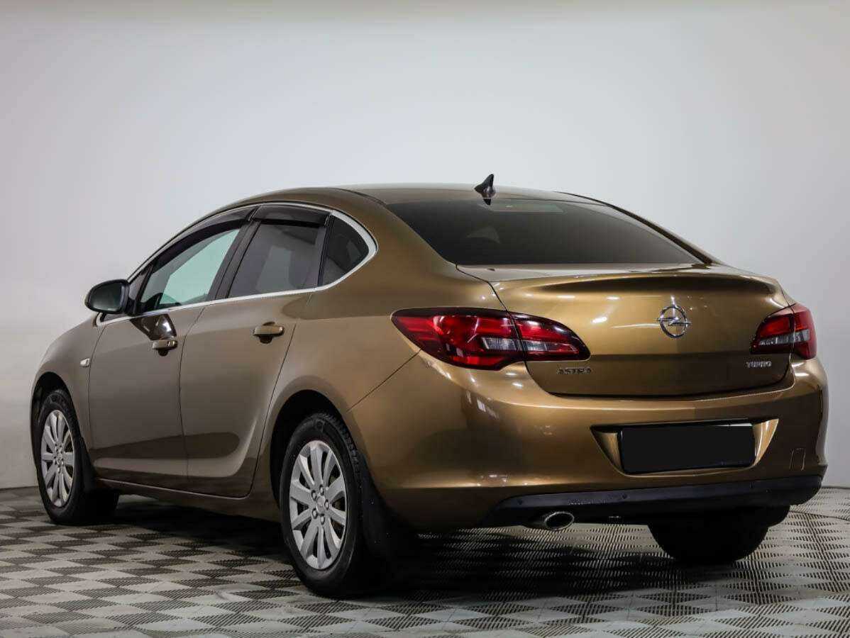 Opel Astra 2015 года с пробегом. Фото: #5