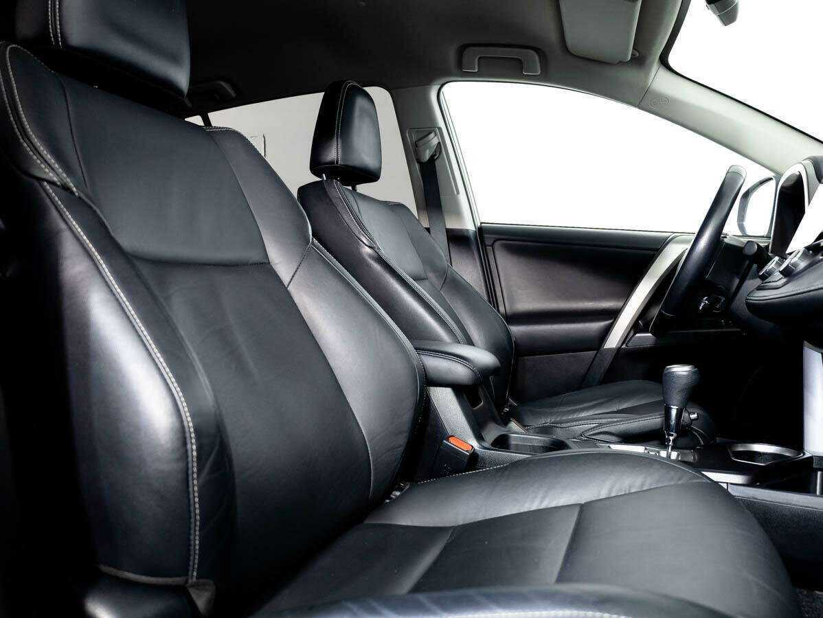 Toyota RAV4 2018 года с пробегом. Фото: #11