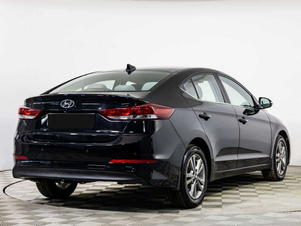 Hyundai Elantra 2018 года с пробегом. Фото: #3