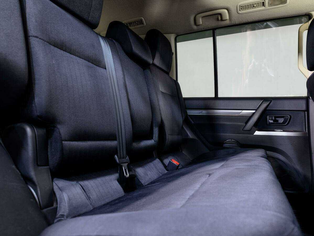 Mitsubishi Pajero 2013 года с пробегом. Фото: #10