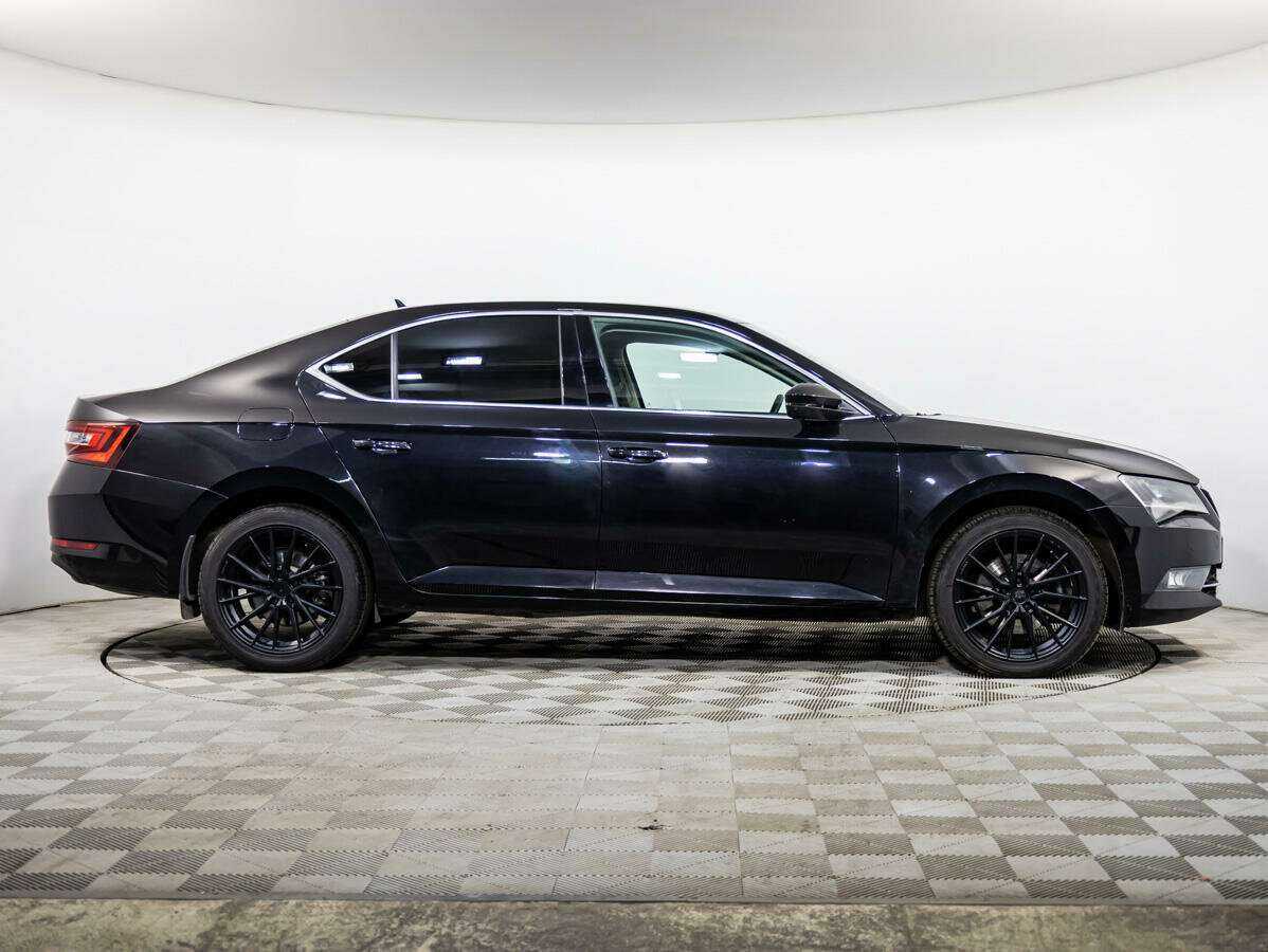 Skoda Superb 2016 года с пробегом. Фото: #2