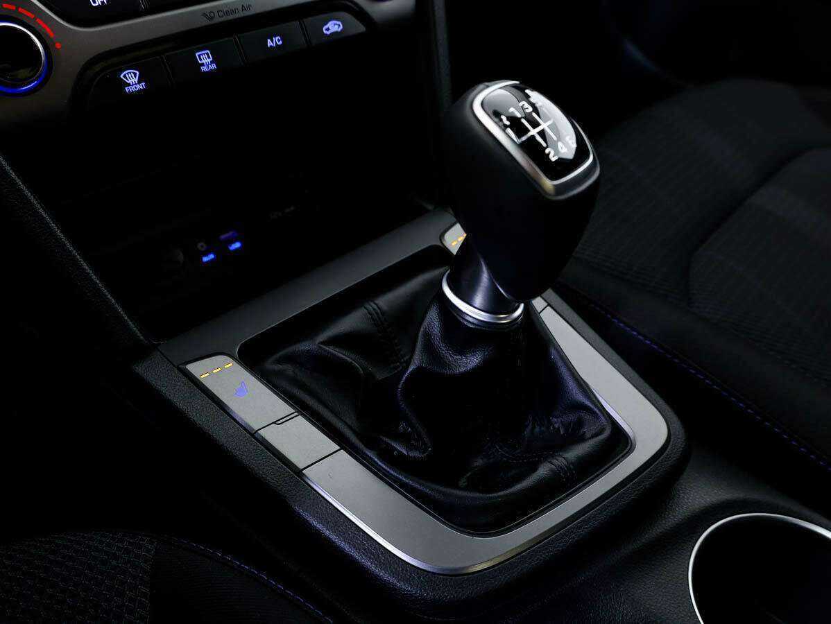 Hyundai Elantra 2018 года с пробегом. Фото: #16