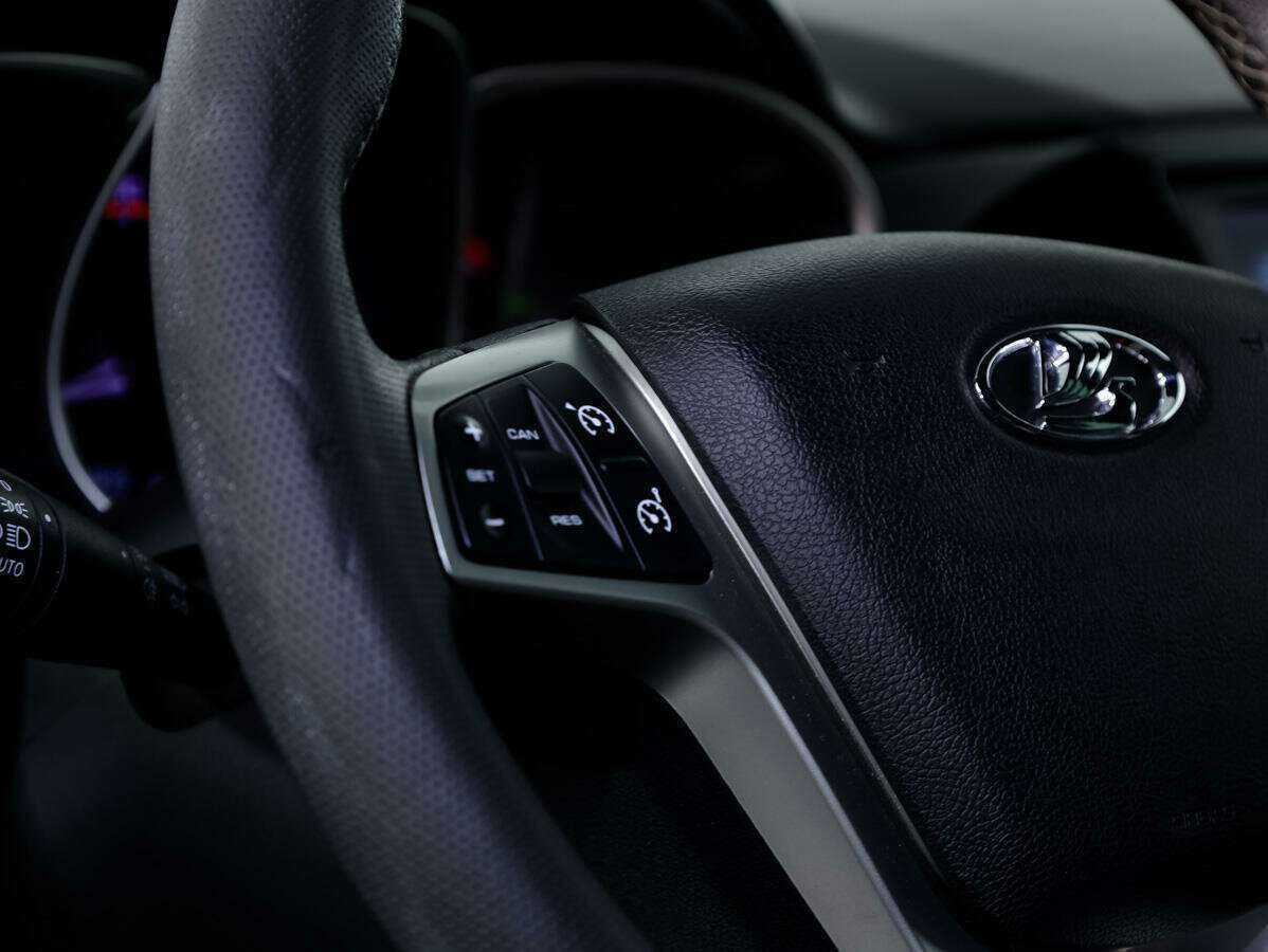 Lada (ВАЗ) Vesta 2019 года с пробегом. Фото: #18