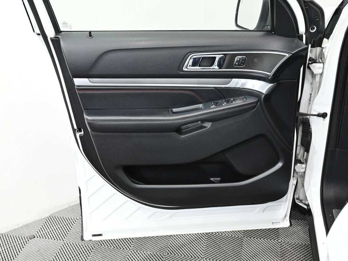 Ford Explorer 2015 года с пробегом. Фото: #15