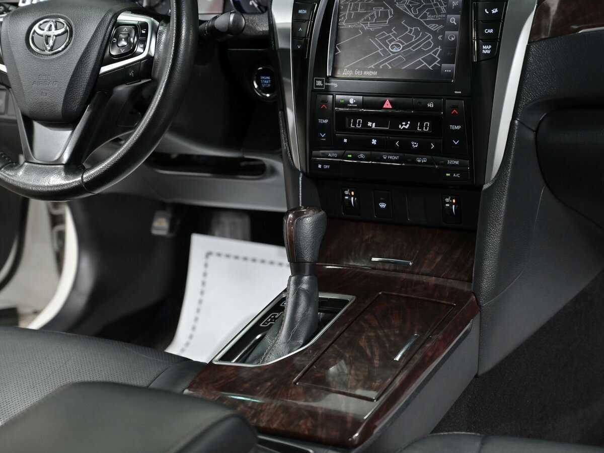 Б/У Тойота Камри 2017 года. Фото: #11
