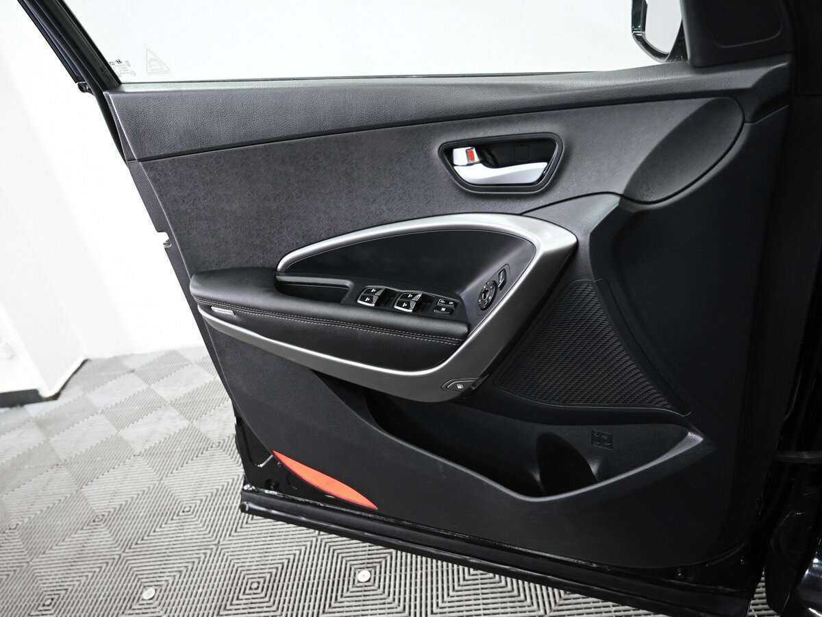 Б/У Хендай Санта Фе 2016 года. Фото: #9