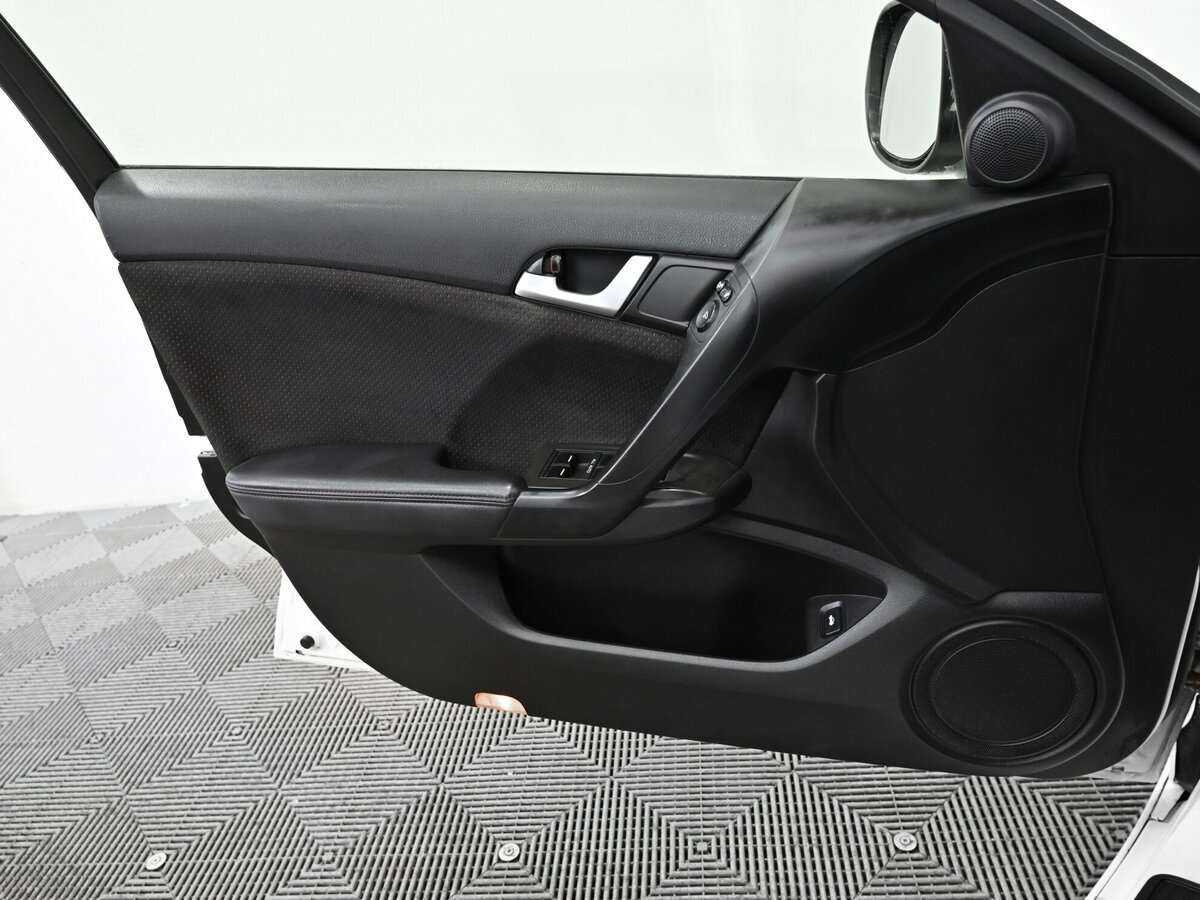 Б/У Хонда Аккорд 2012 года. Фото: #8