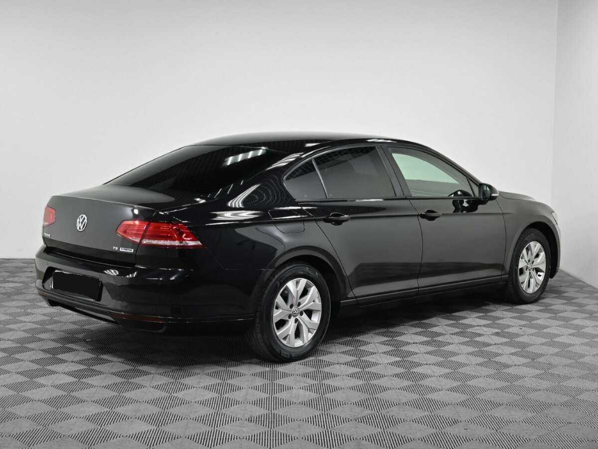 Volkswagen Passat 2016 года с пробегом. Фото: #1
