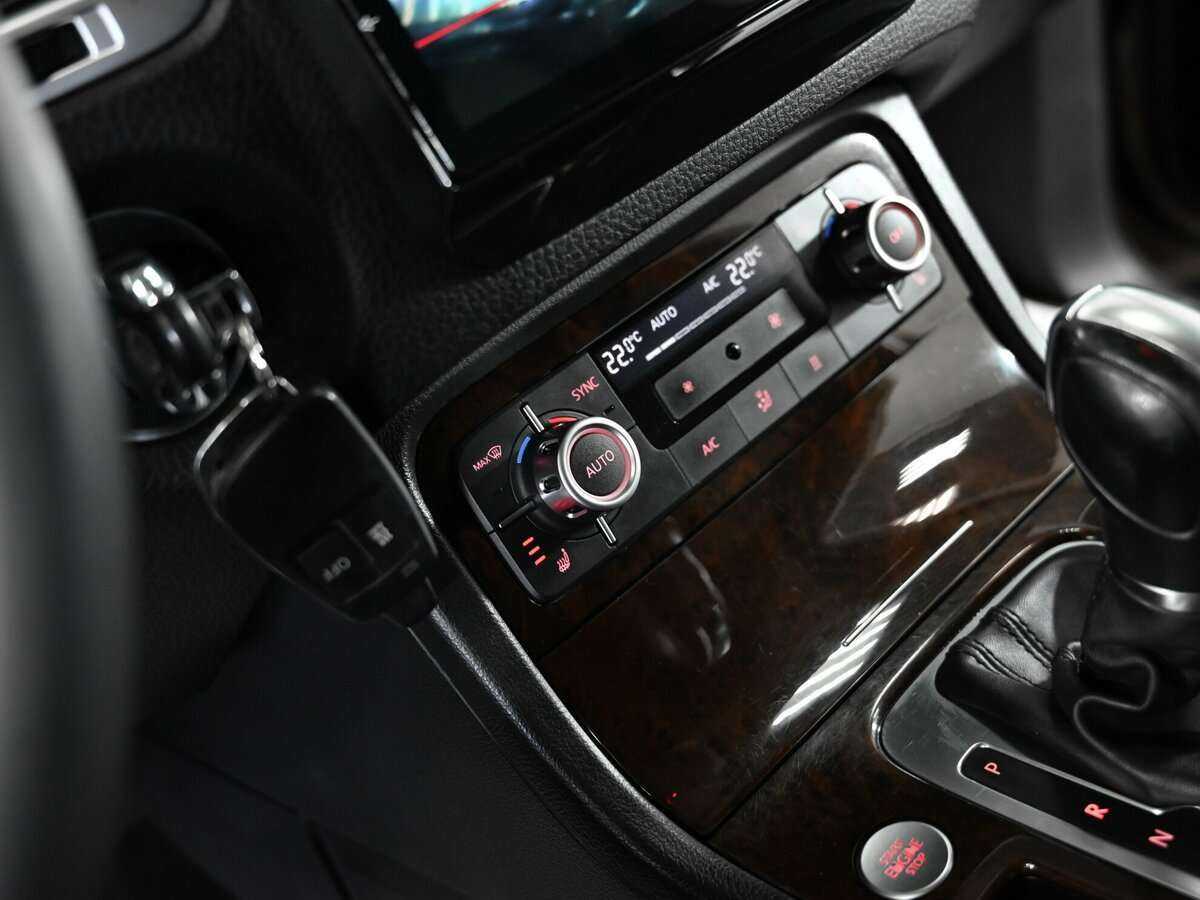 Volkswagen Touareg 2013 года с пробегом. Фото: #6