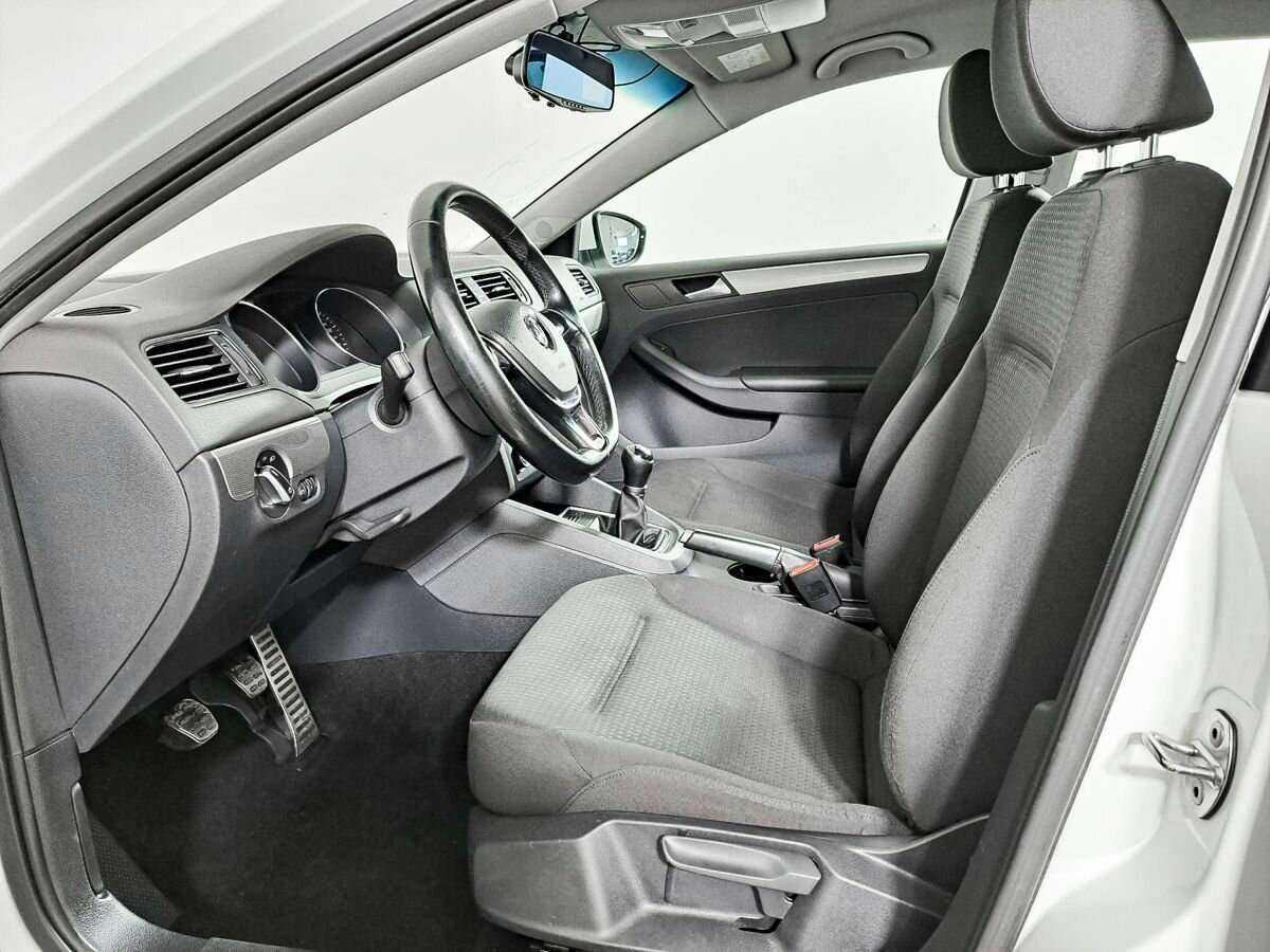 Б/У Фольксваген Джетта 2016 года. Фото: #11