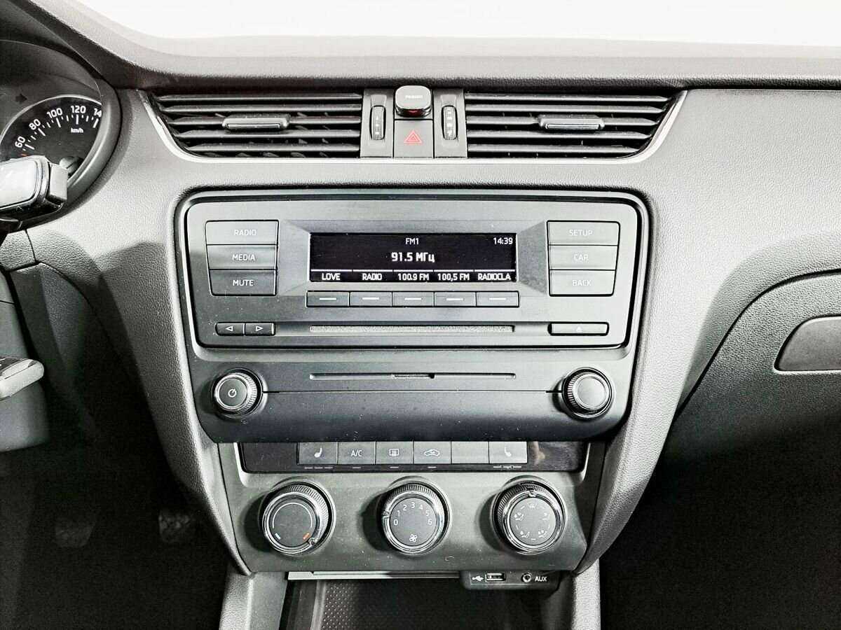 Б/У Шкода Октавия 2014 года. Фото: #11