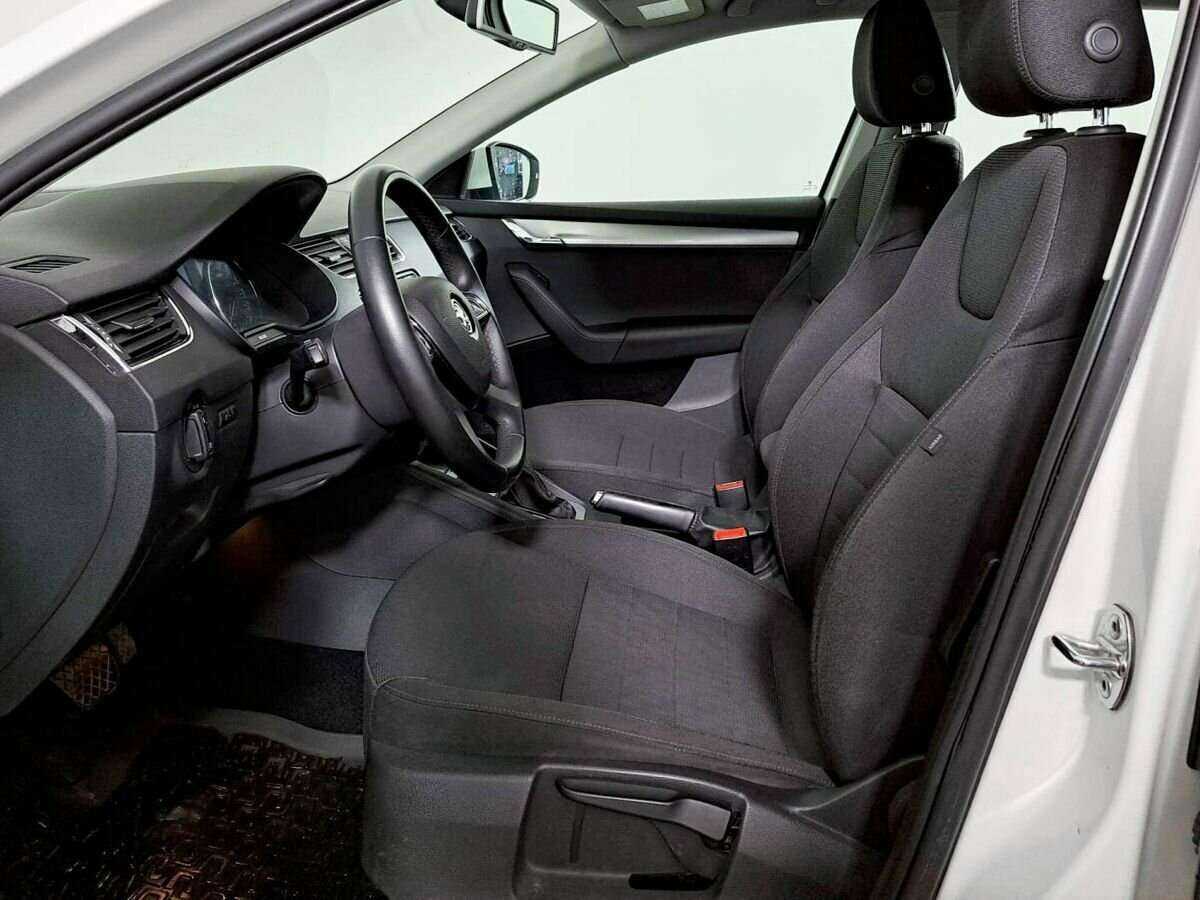 Б/У Шкода Октавия 2014 года. Фото: #13