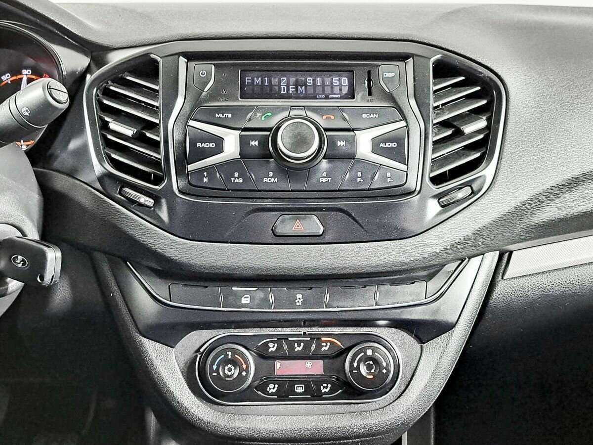 Lada (ВАЗ) Vesta 2018 года с пробегом. Фото: #12