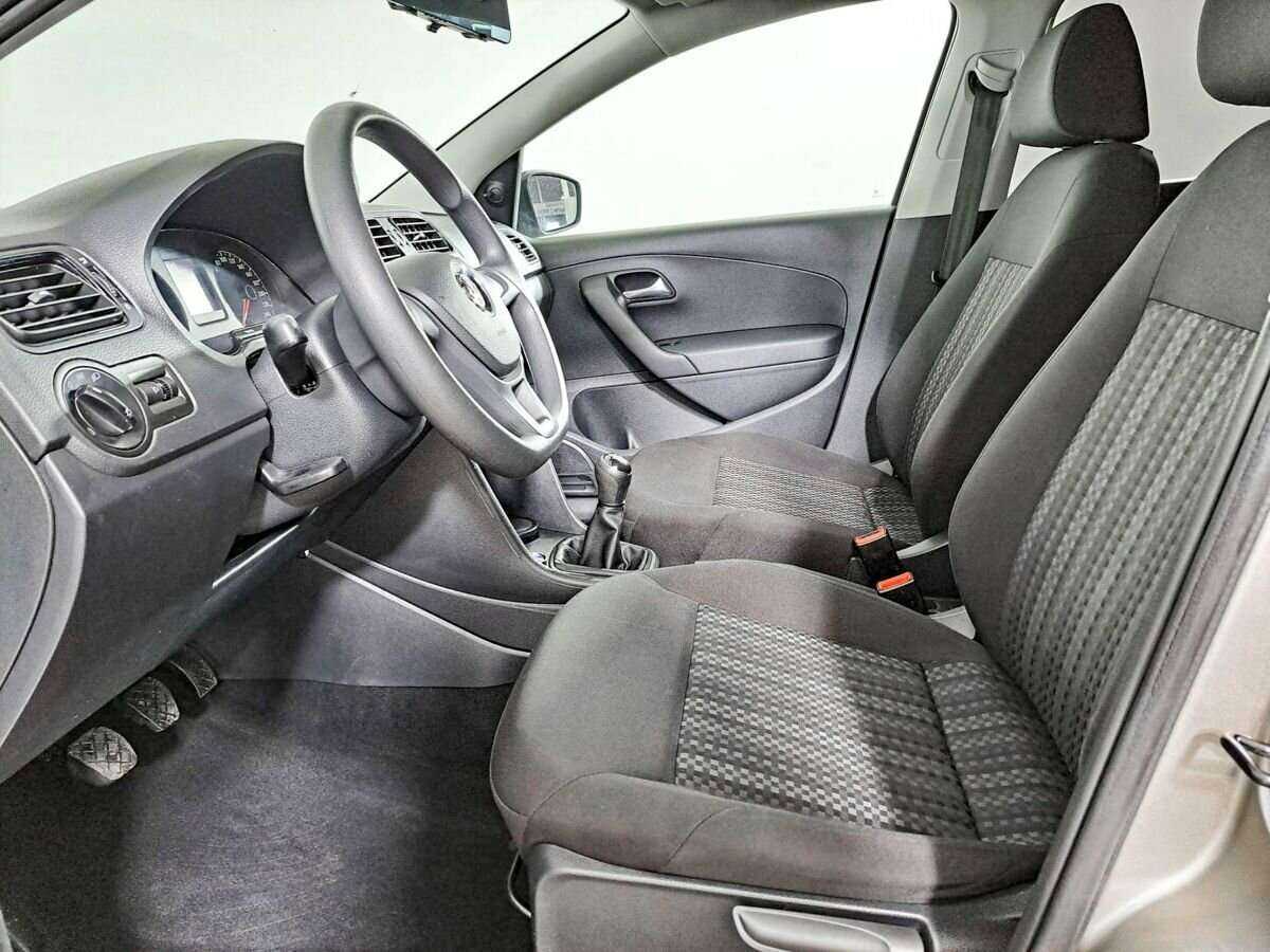 Б/У Фольксваген Поло 2018 года. Фото: #12