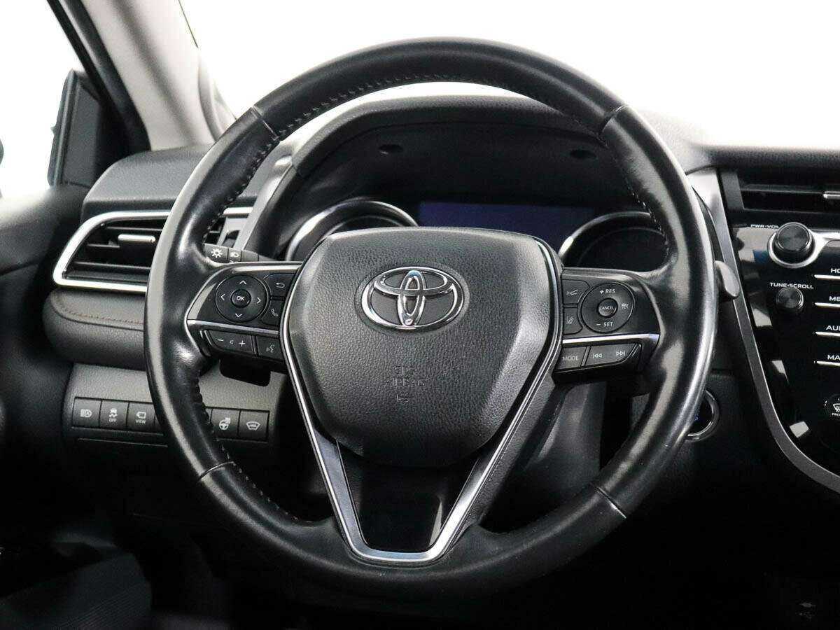 Toyota Camry 2018 года с пробегом. Фото: #12