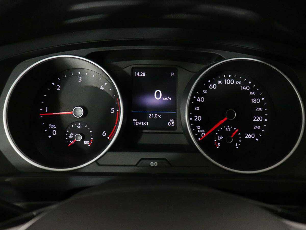 Б/У Фольксваген Тигуан 2018 года. Фото: #9