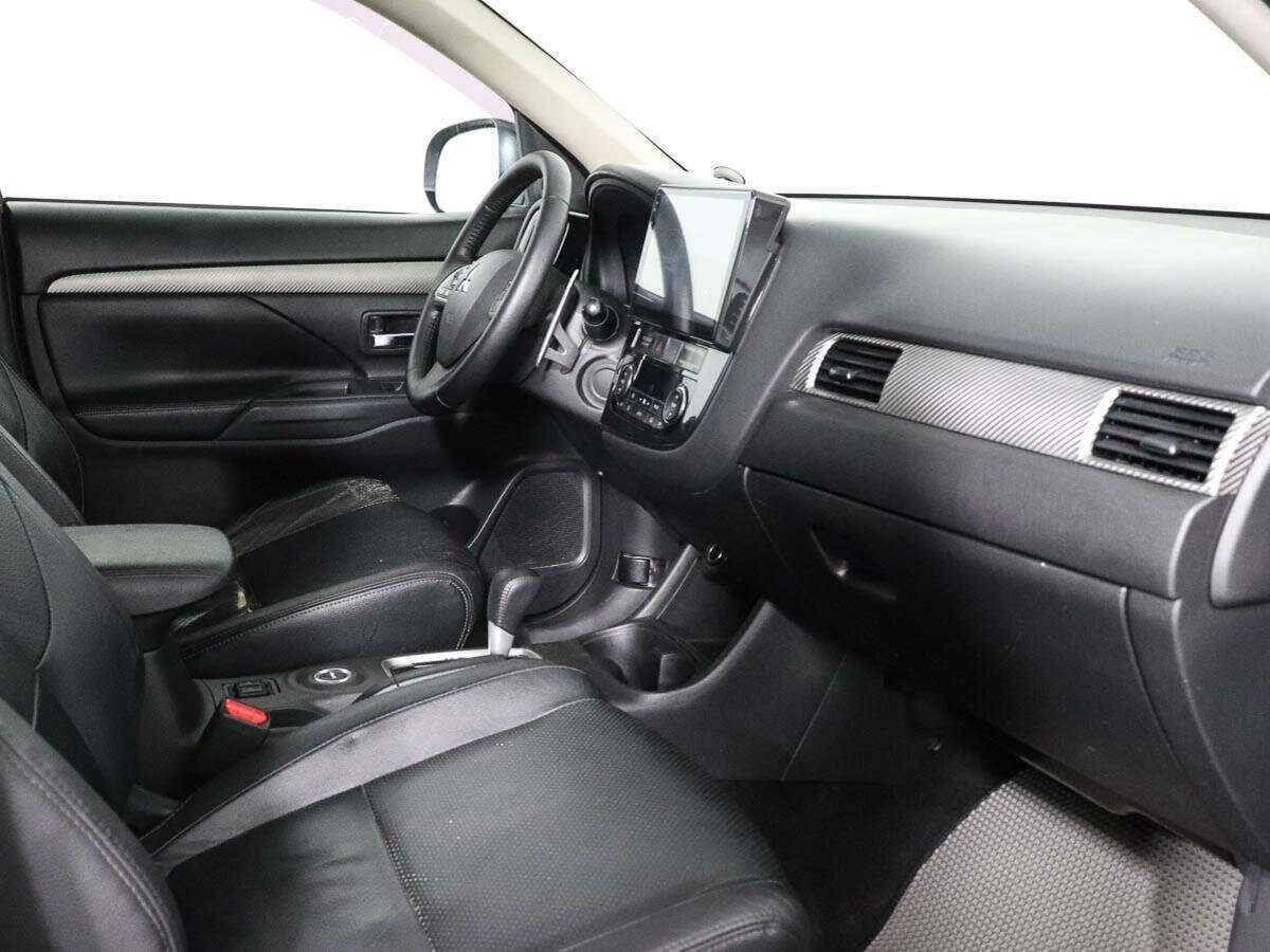 Б/У Митсубиши Оутлэндер 2012 года. Фото: #5