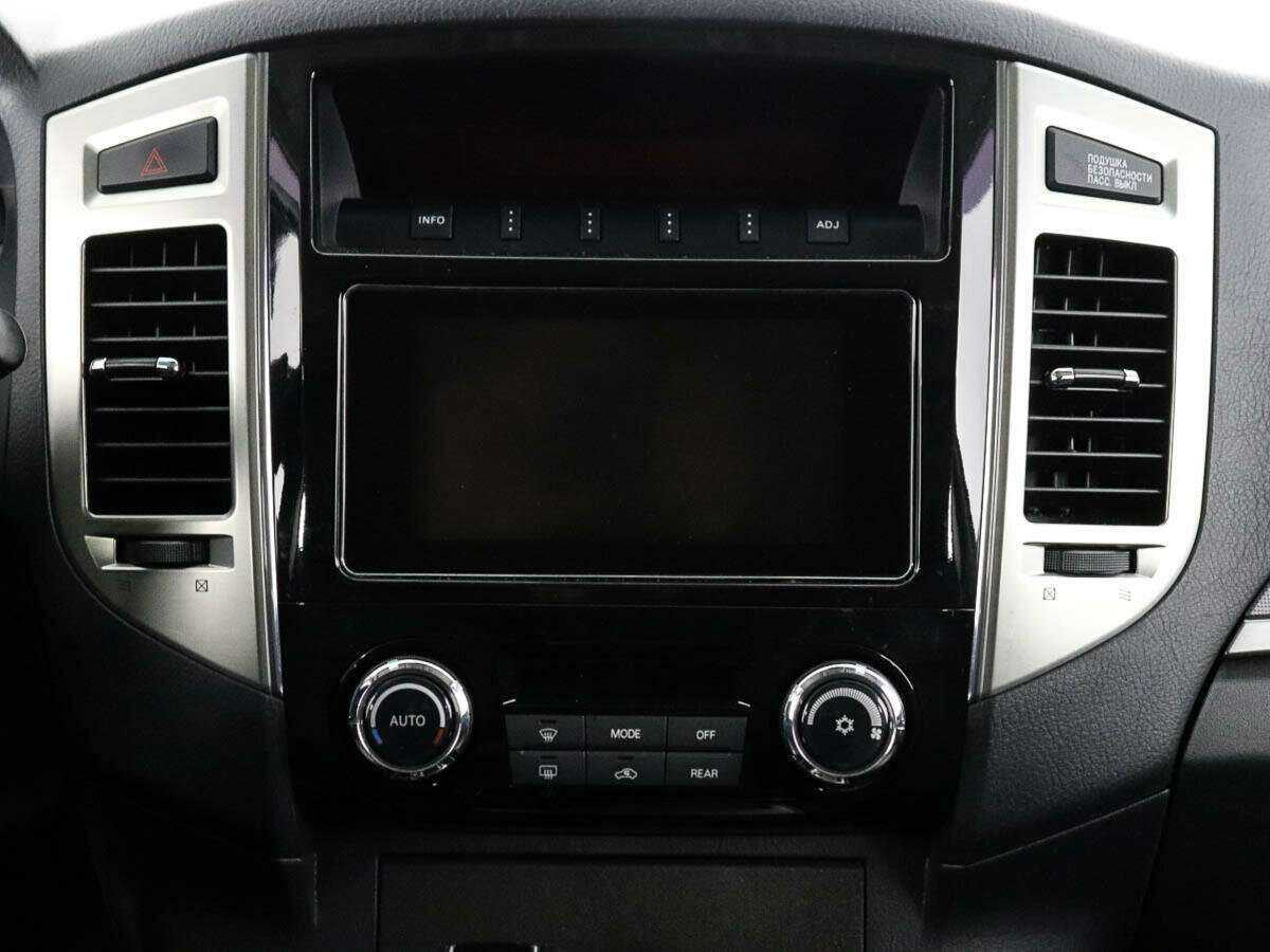 Mitsubishi Pajero 2015 года с пробегом. Фото: #8