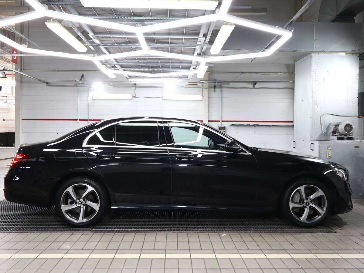 Mercedes-Benz E-Класс 2018 года с пробегом. Фото: #2