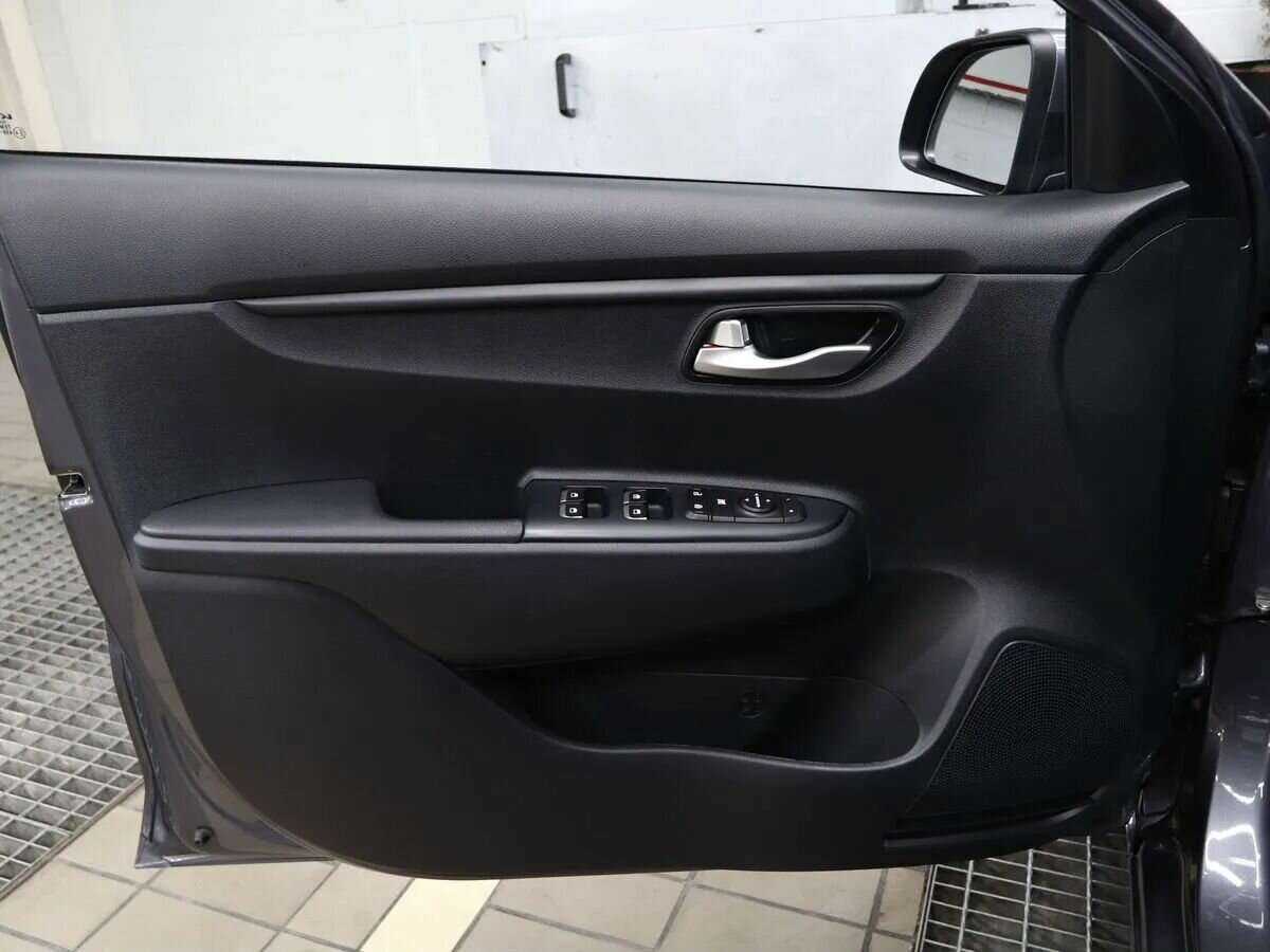 Kia Rio 2021 года с пробегом. Фото: #4