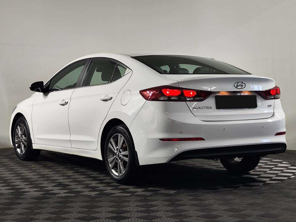 Б/У Хендай Елантра 2016 года. Фото: #3