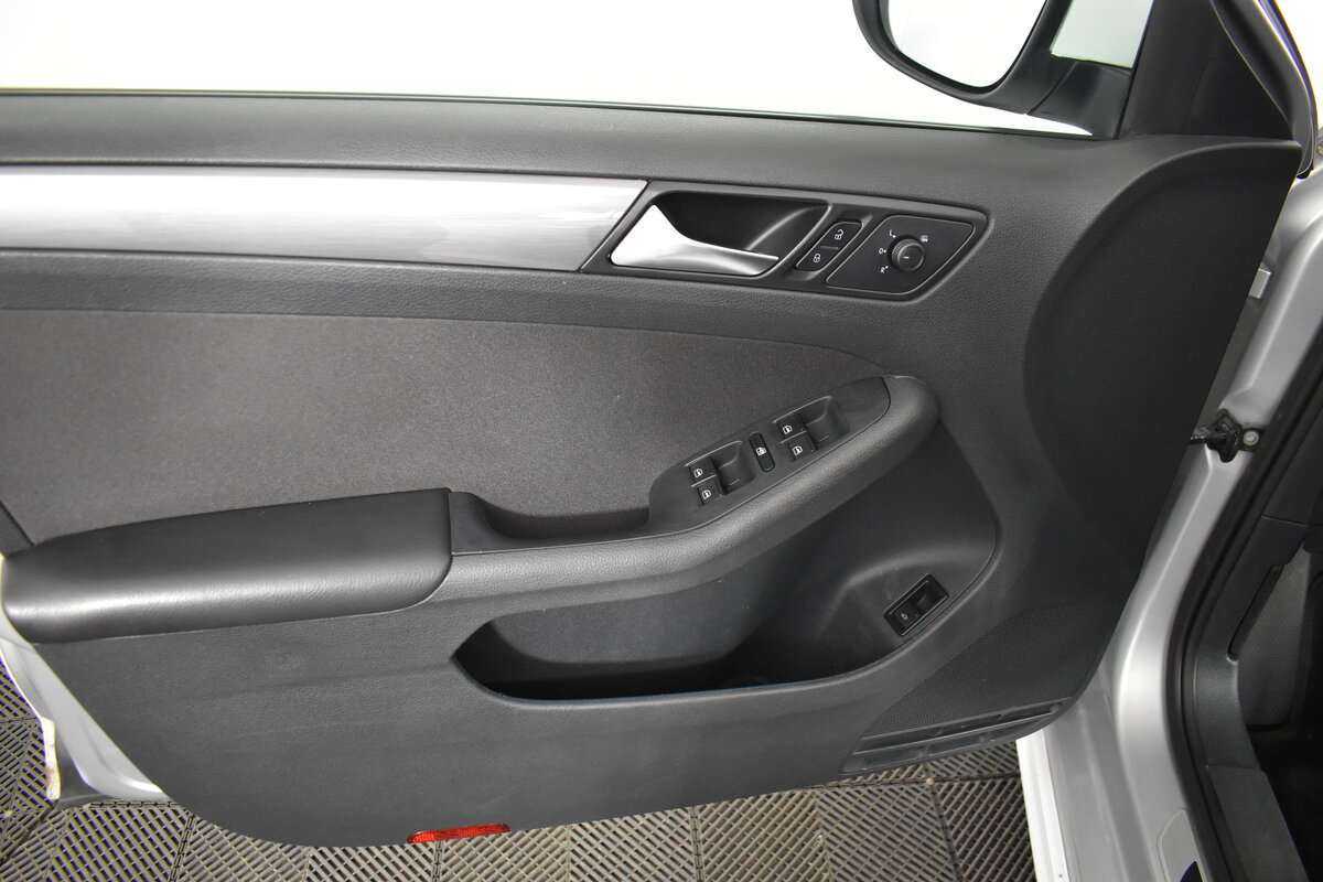 Б/У Фольксваген Джетта 2016 года. Фото: #12