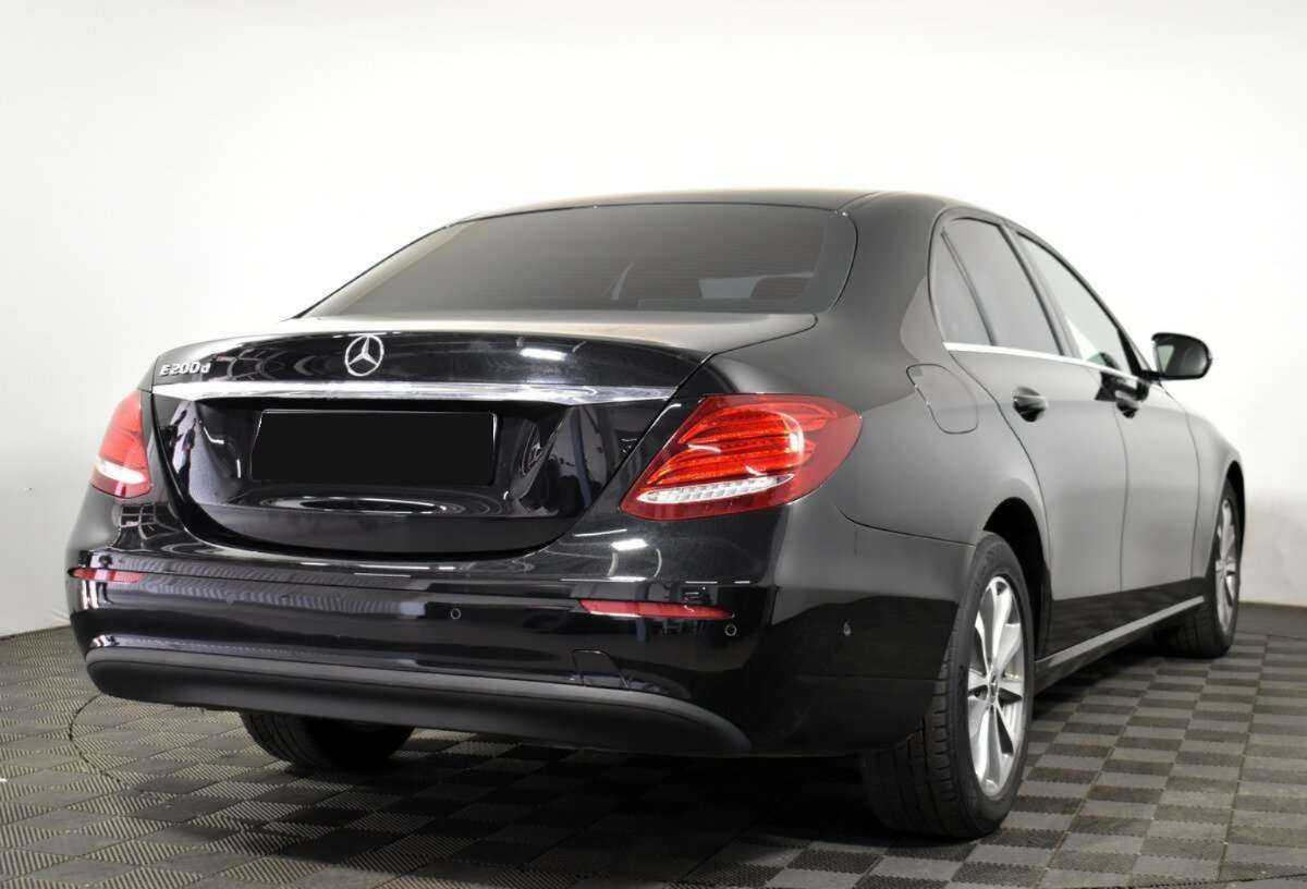 Mercedes-Benz E-Класс 2018 года с пробегом. Фото: #3