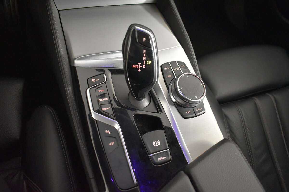 BMW 5 серии 2018 года с пробегом. Фото: #16